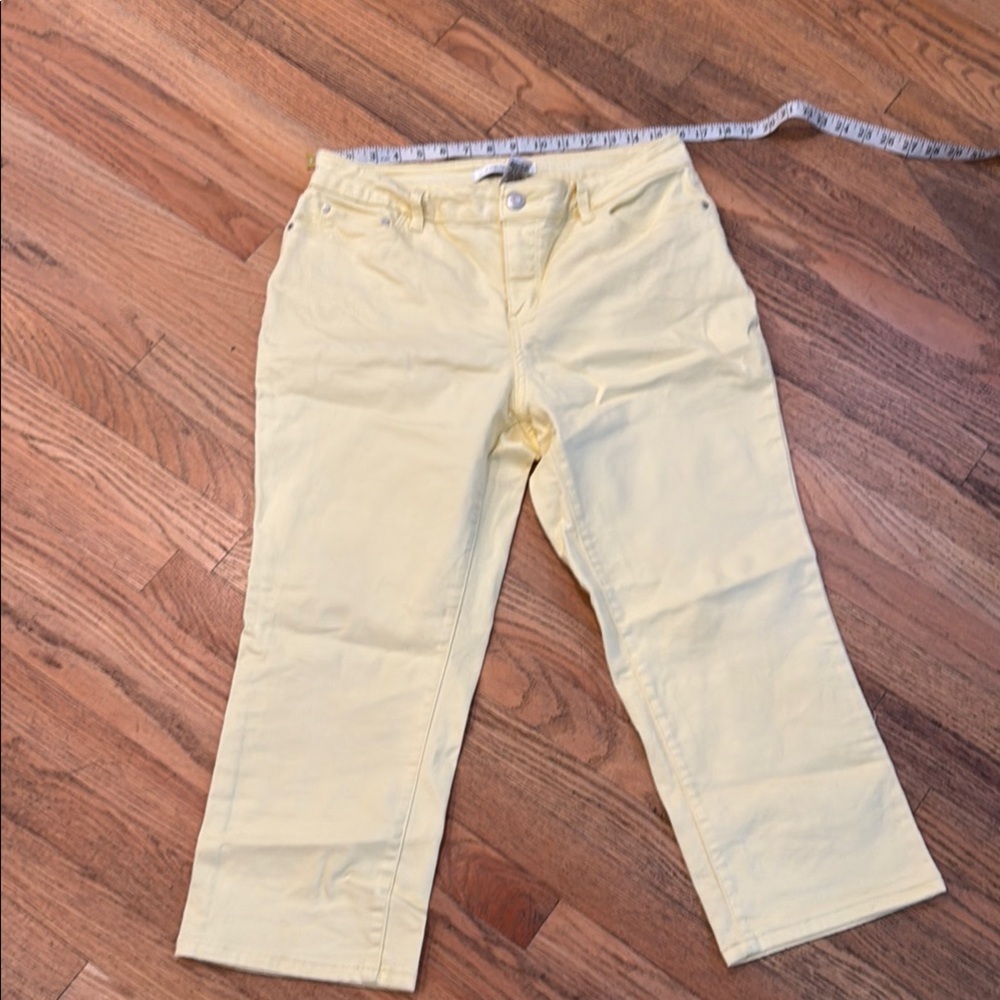 Croft & Barrow Yellow Cropped Pants Size: 12 stretch - Picture 5 of 8